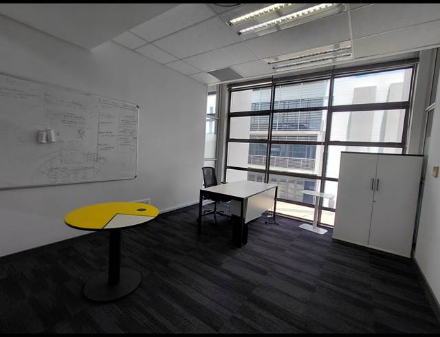 2,905M² OFFICE TO LET IN BRYANSTON